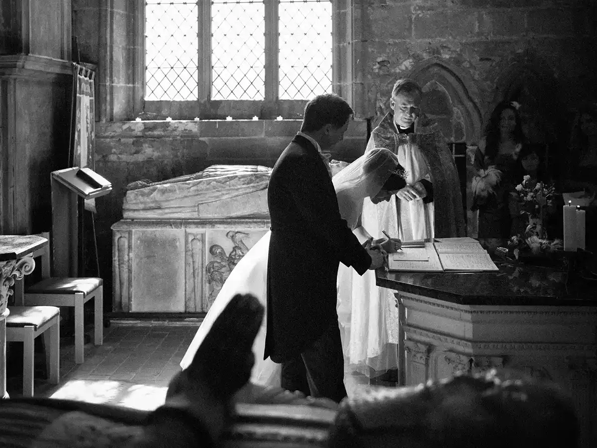 How to Become a Wedding Photographer
